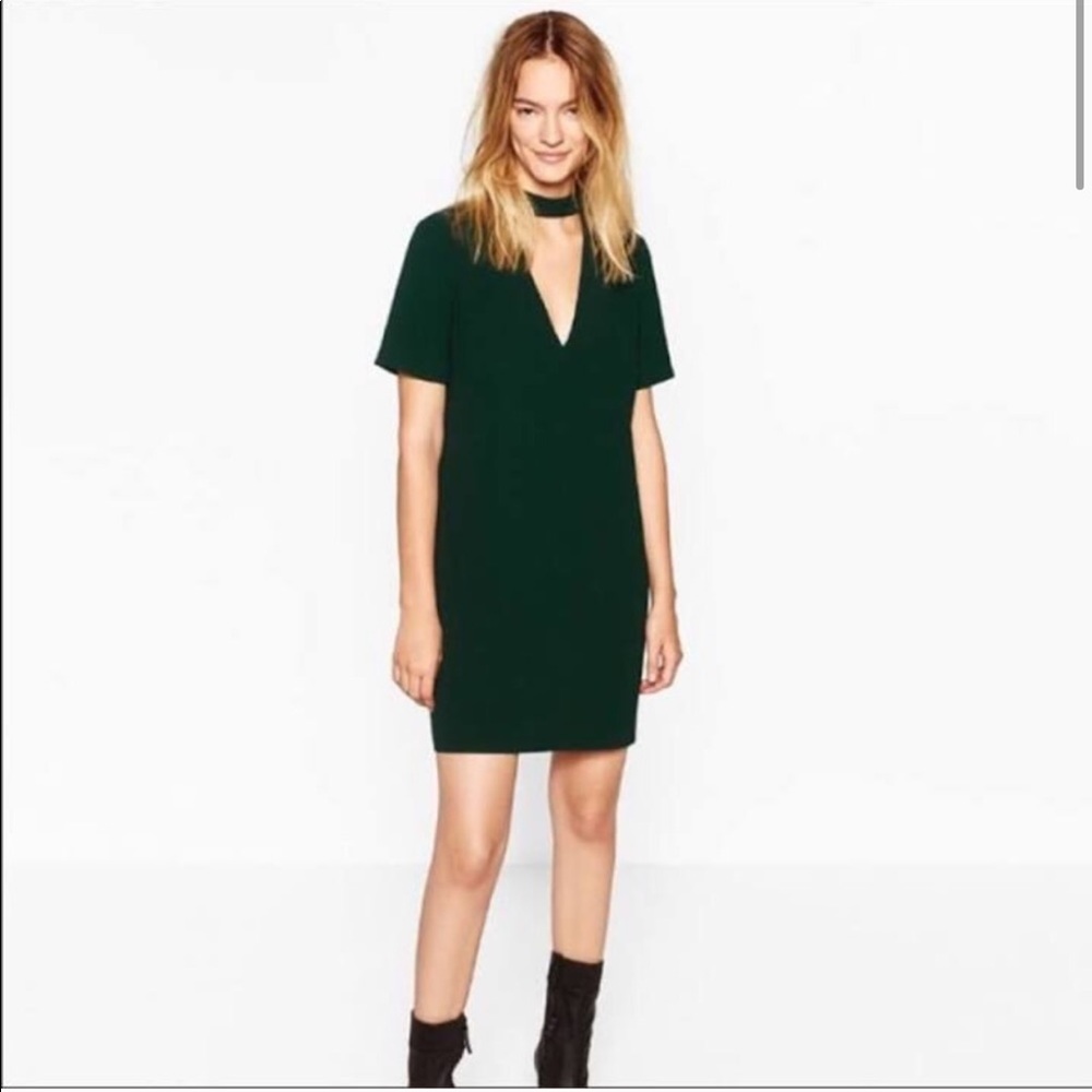 Zara green v neck dress in perfect shape